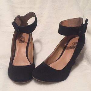 Mix No 6 black wedges.